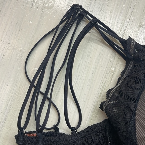 PINK Victorias Secret Black Lace
Bralette Sz S - Picture 10 of 12